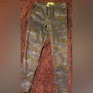 Hybrid company camo blue jeans